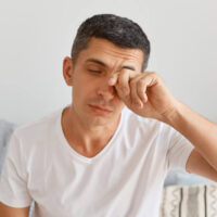 How to Fix Dry Eyes in the Morning