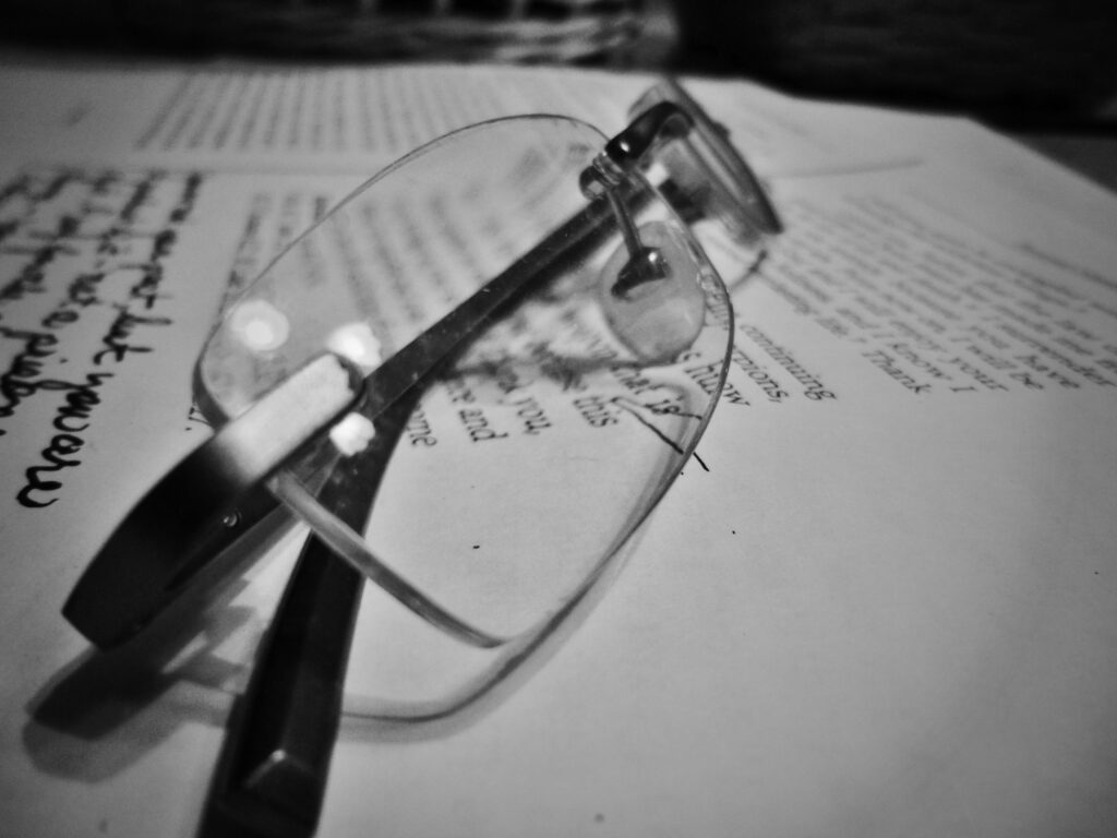 Bifocal Glasses: A Complete Guide to Buying and Wearing Bifocals